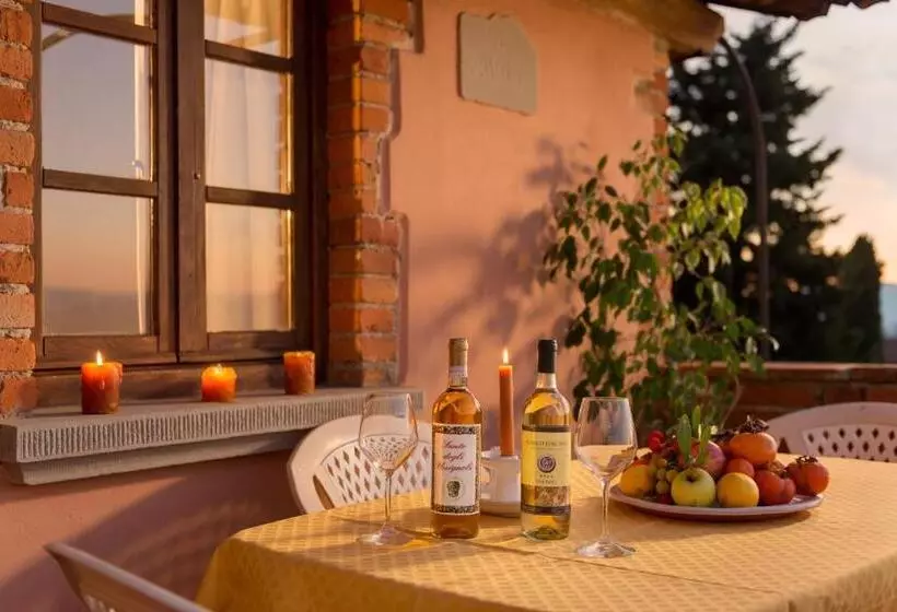 La Piazza Di San Donato