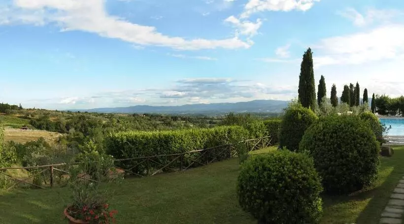 La Piazza Di San Donato