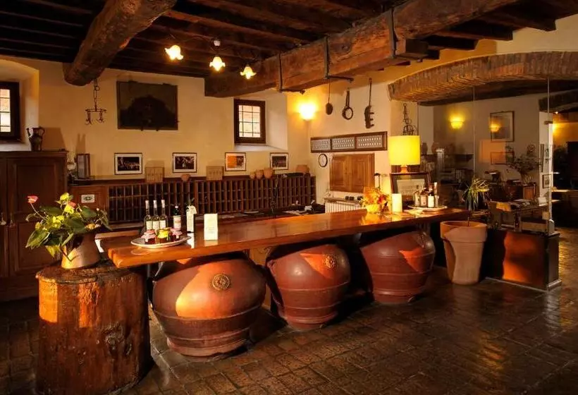 La Piazza Di San Donato