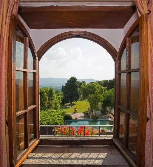 La Piazza Di San Donato