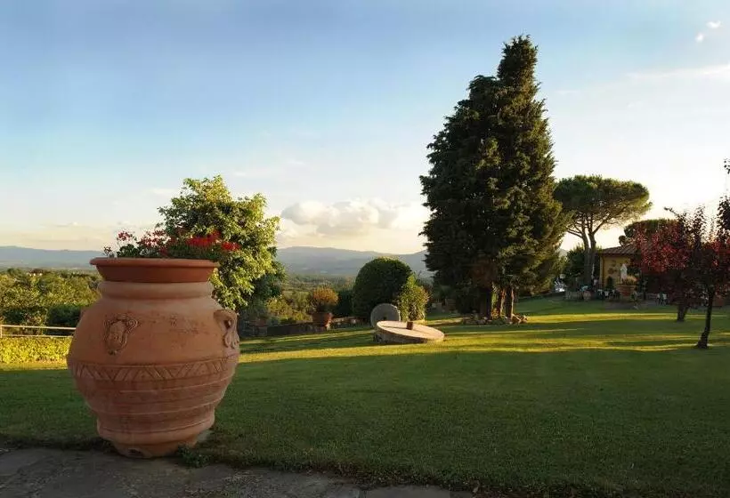 La Piazza Di San Donato