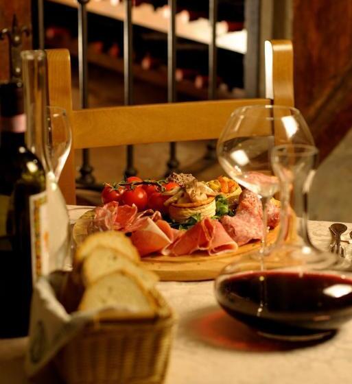 La Piazza Di San Donato