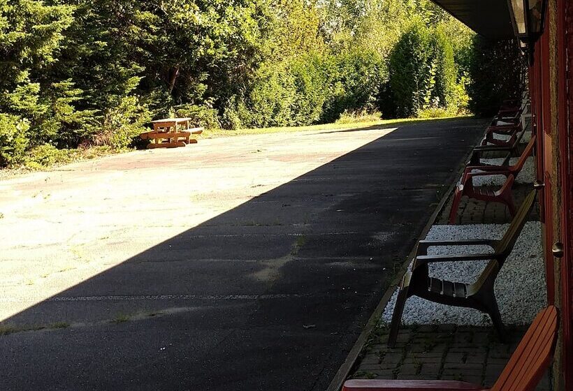 ユースホステル Auberge Pique Nique