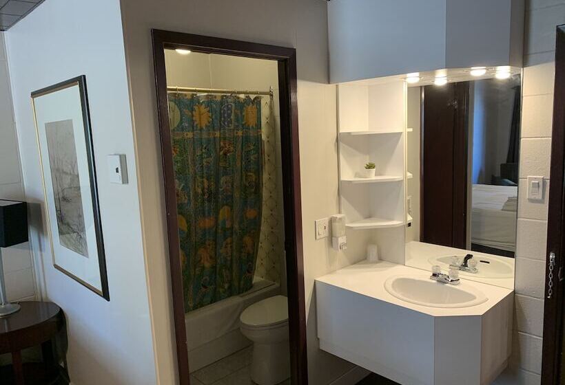 ユースホステル Auberge Pique Nique