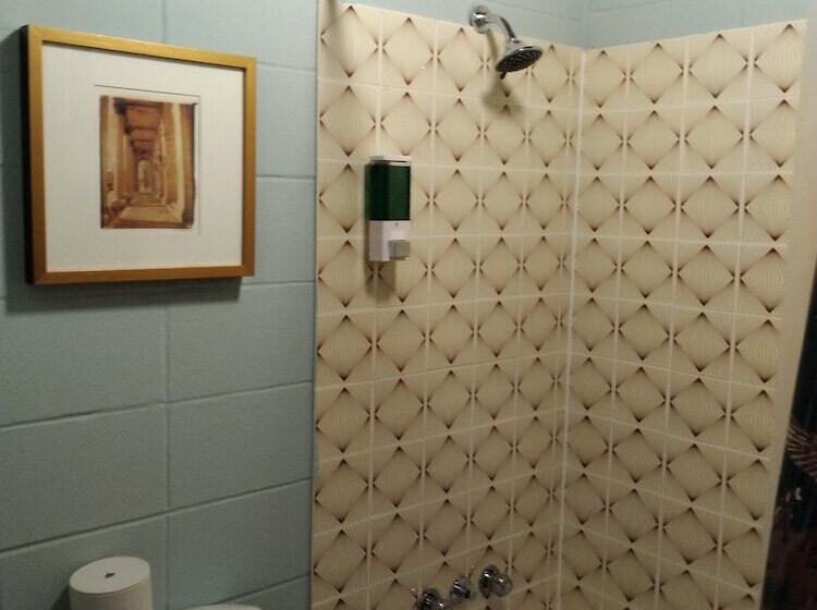 ユースホステル Auberge Pique Nique