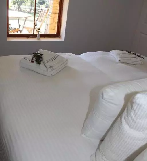 هتل Cango Caves Estate