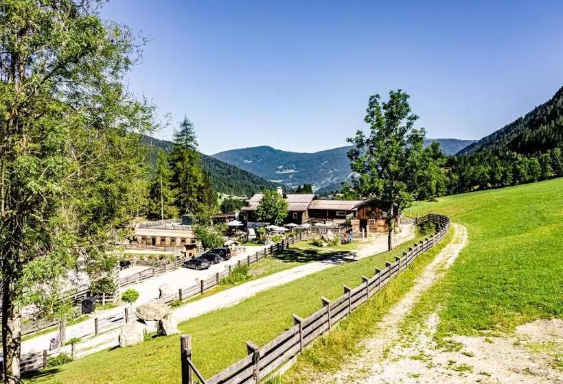ホテル Peakini Farmhaus