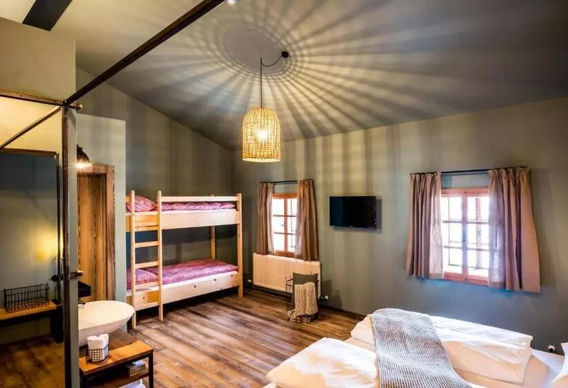 ホテル Peakini Farmhaus