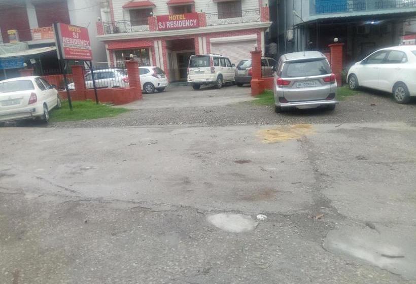 Отель S J Residency