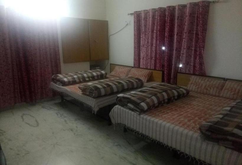 فندق S J Residency