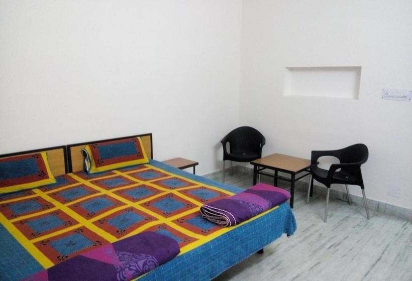 فندق S J Residency