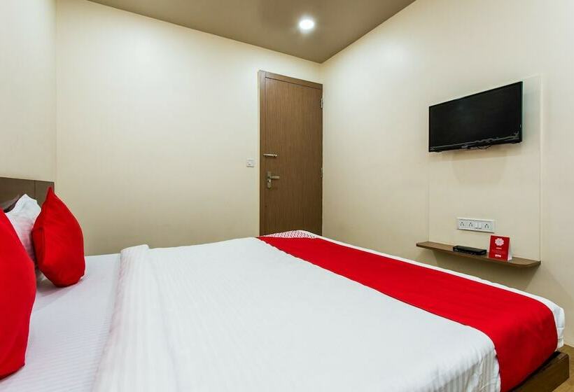 Oyo 11929 Hotel Ridhi Sidhi