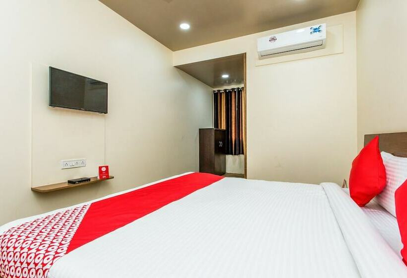 Oyo 11929 Hotel Ridhi Sidhi
