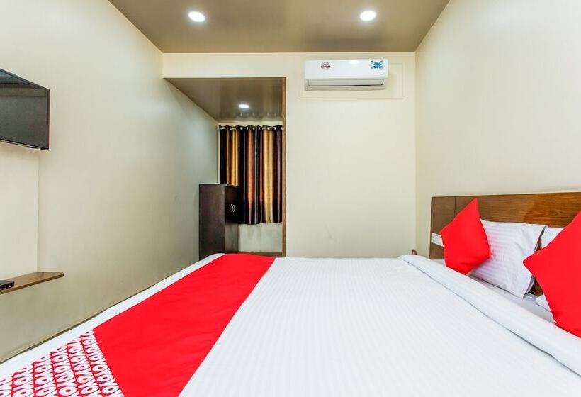 Oyo 11929 Hotel Ridhi Sidhi