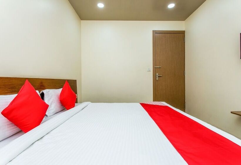 Oyo 11929 Hotel Ridhi Sidhi