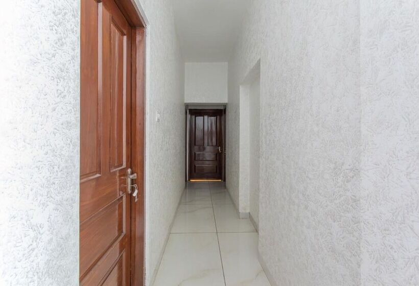 Oyo 11929 Hotel Ridhi Sidhi