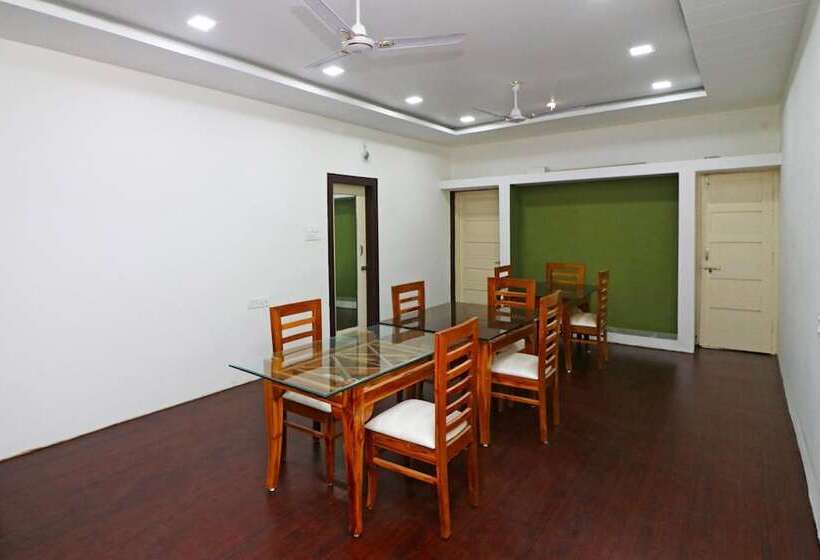 Oyo 11929 Hotel Ridhi Sidhi