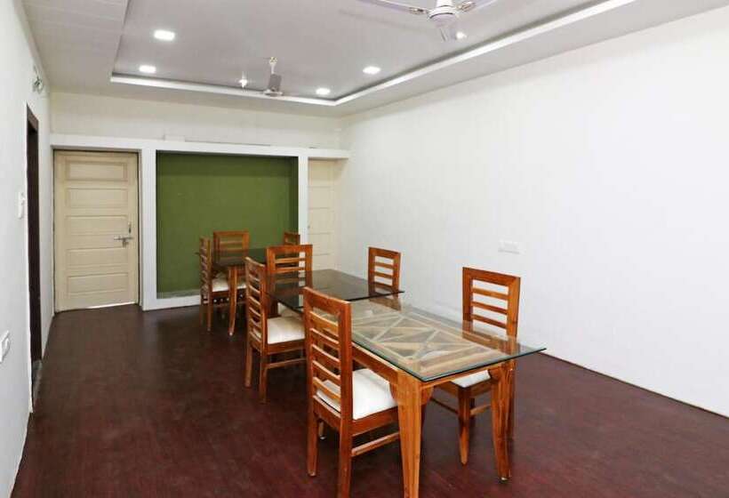 Oyo 11929 Hotel Ridhi Sidhi