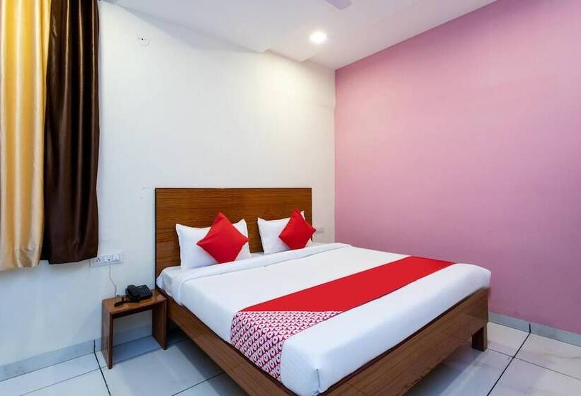 Oyo 11929 Hotel Ridhi Sidhi