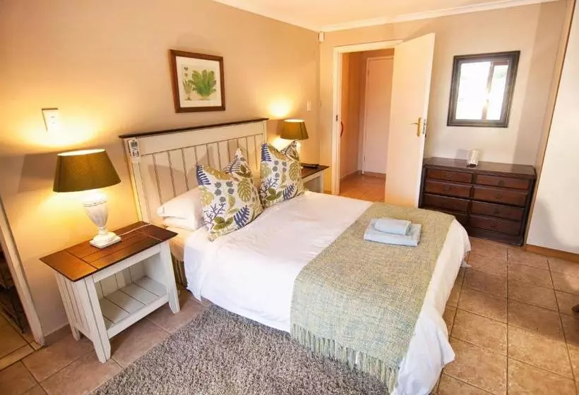 پانسیون Hilltop Manor Bed And Breakfast
