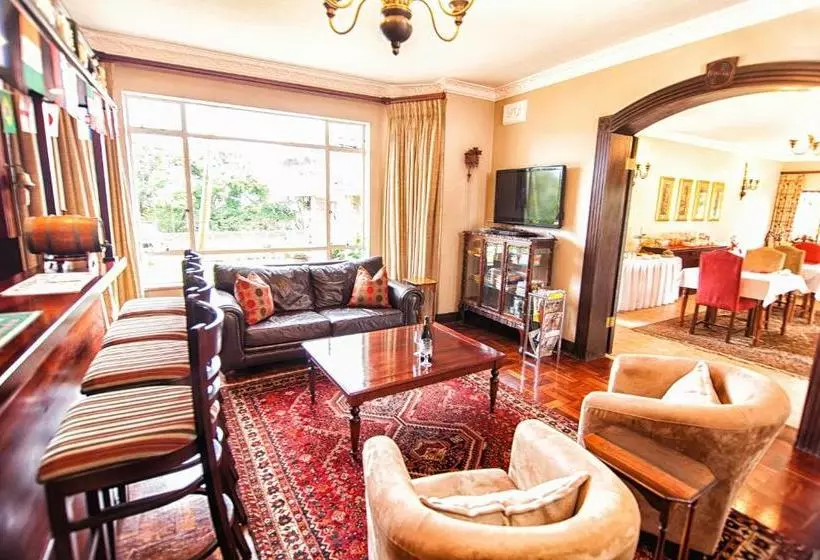 پانسیون Hilltop Manor Bed And Breakfast