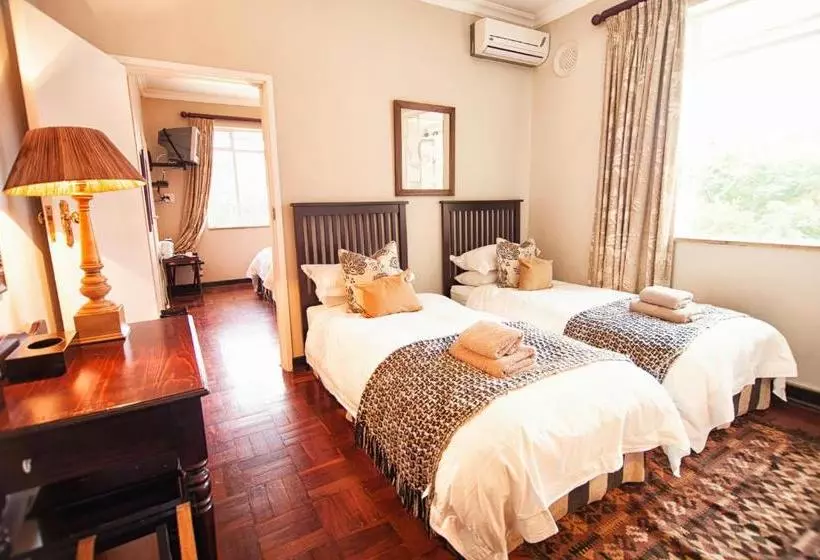 پانسیون Hilltop Manor Bed And Breakfast