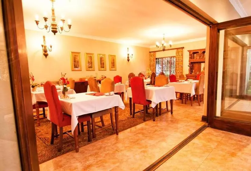 پانسیون Hilltop Manor Bed And Breakfast