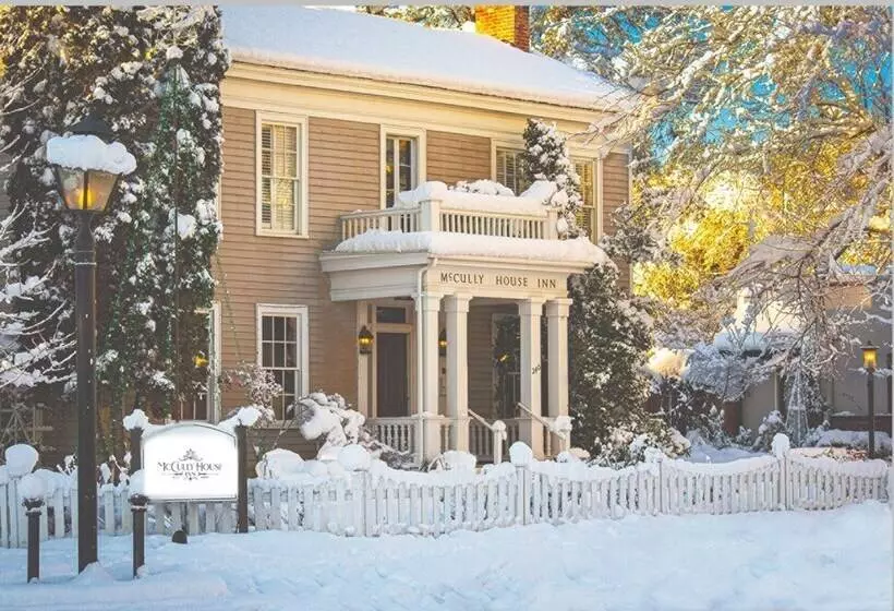 Retkeilymaja Mccully House Inn