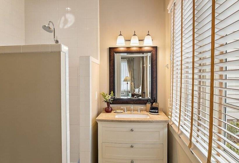 Schronisko Mccully House Inn