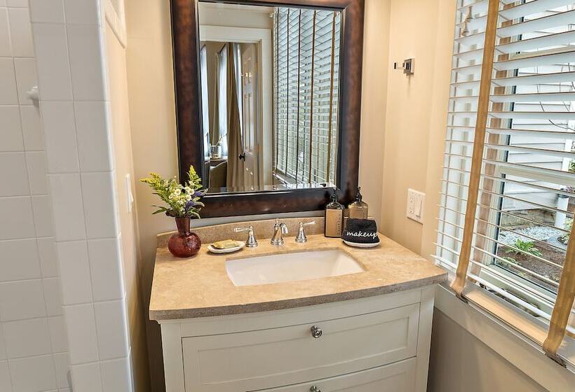 Schronisko Mccully House Inn