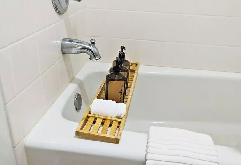 Retkeilymaja Mccully House Inn