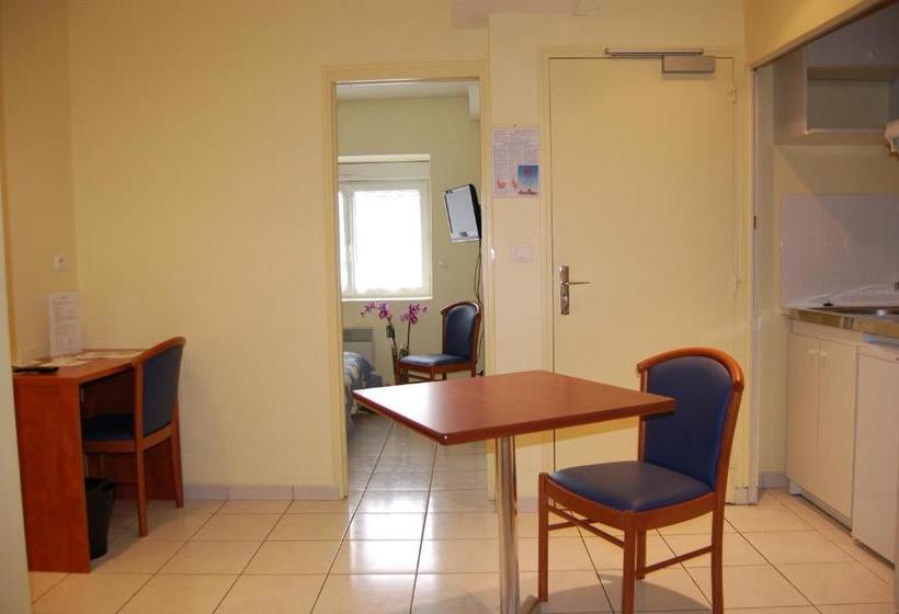 Appart'hôtel La Suze Sur Sarthe