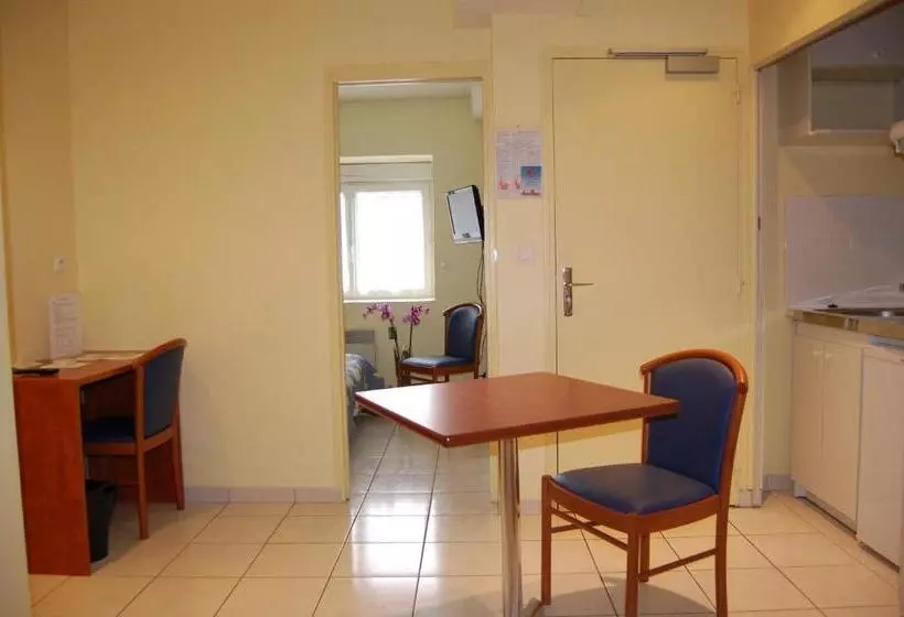 Appart'hôtel La Suze Sur Sarthe