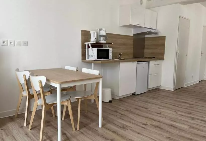 Appart'hôtel La Suze Sur Sarthe