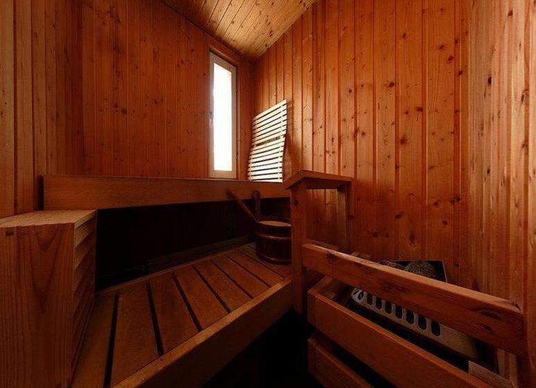 Highland Lake Resort