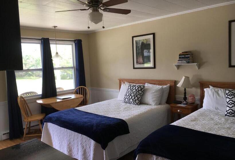 Highland Lake Resort