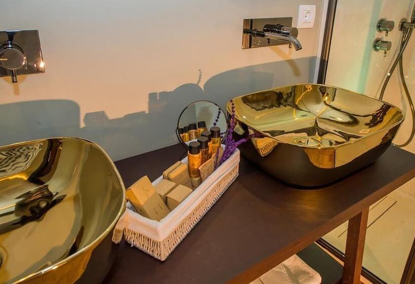 هتل Boutique Loriente