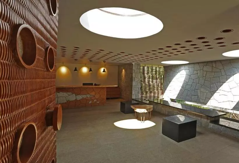 リゾートホテル The Birchwood Retreat, Madikeri