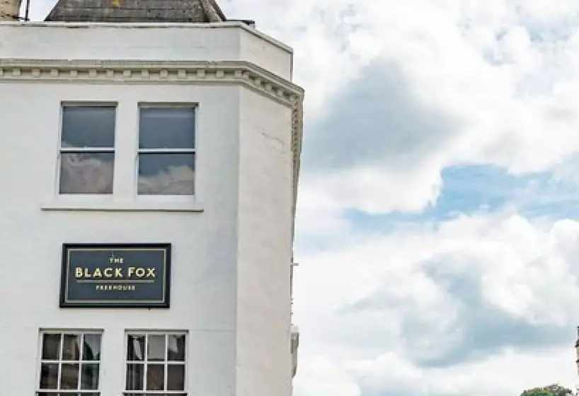 ユースホステル The Black Fox