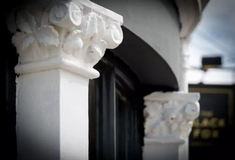 ユースホステル The Black Fox