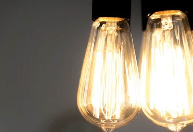 旅馆 The Black Fox