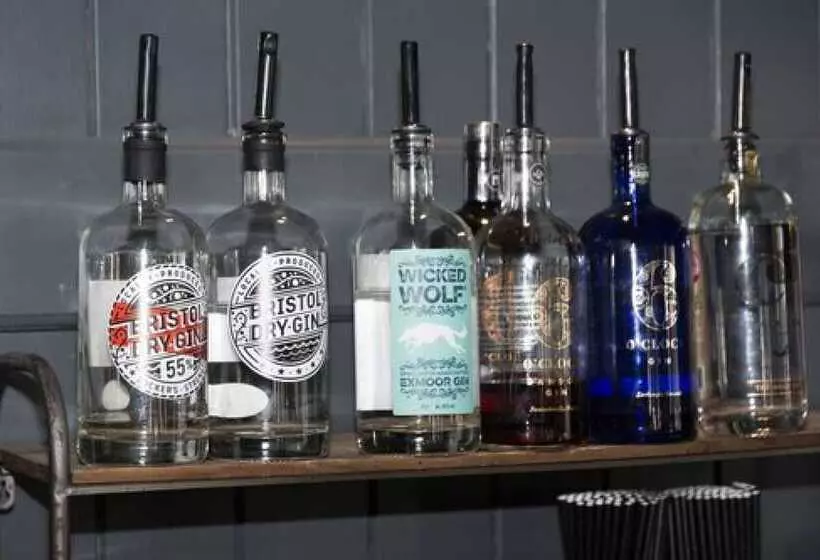 ユースホステル The Black Fox