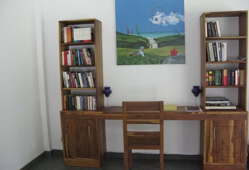 بنسيون Anuhas Airport Villas