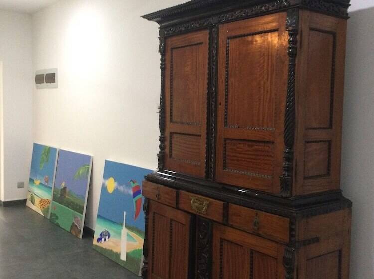 بنسيون Anuhas Airport Villas