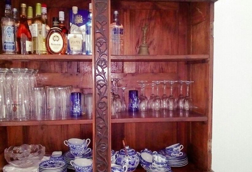 بنسيون Anuhas Airport Villas