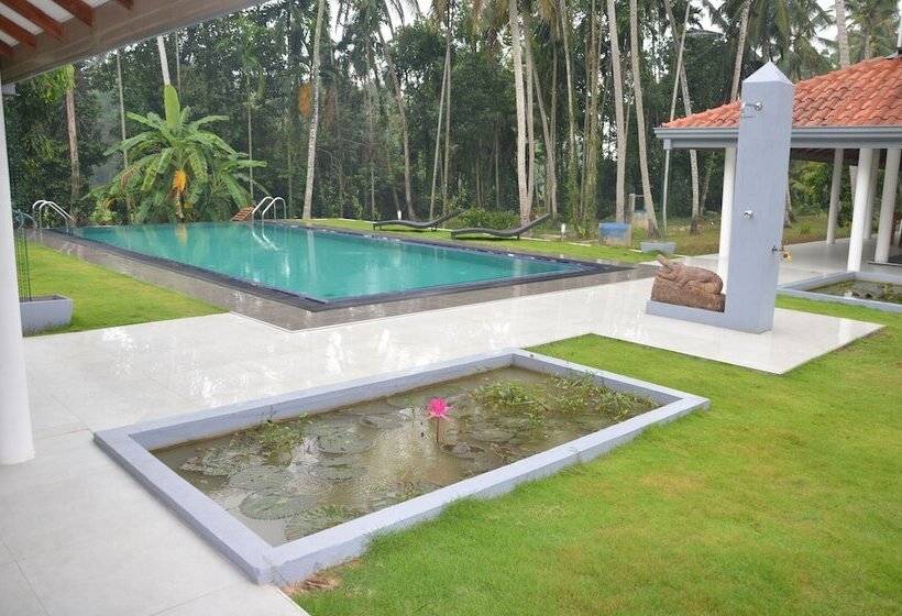 بنسيون Anuhas Airport Villas