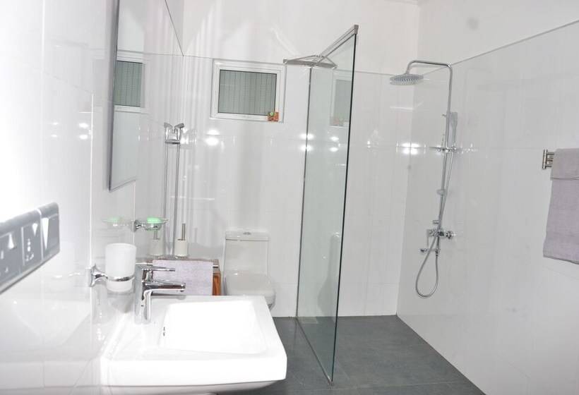 بنسيون Anuhas Airport Villas