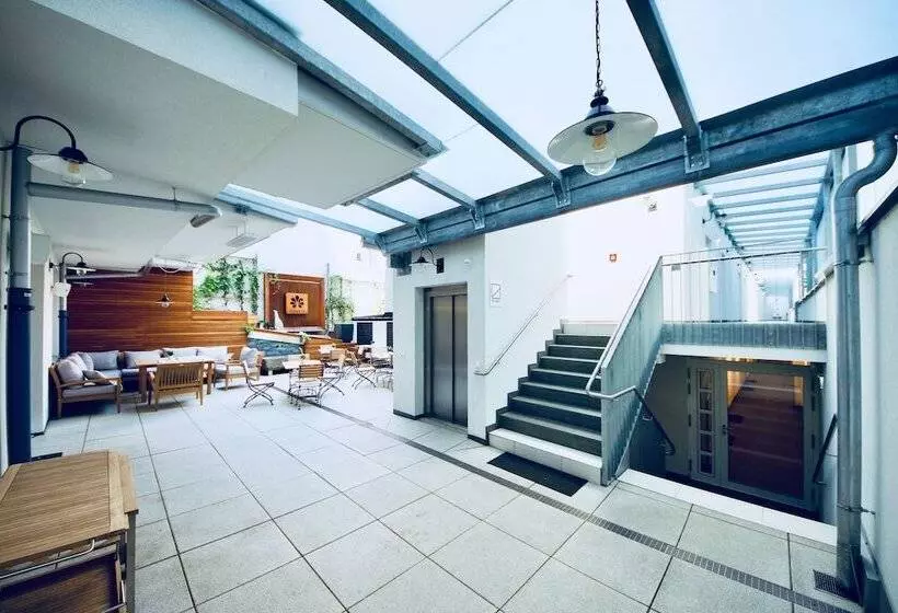 Parks 73 The Townhouse