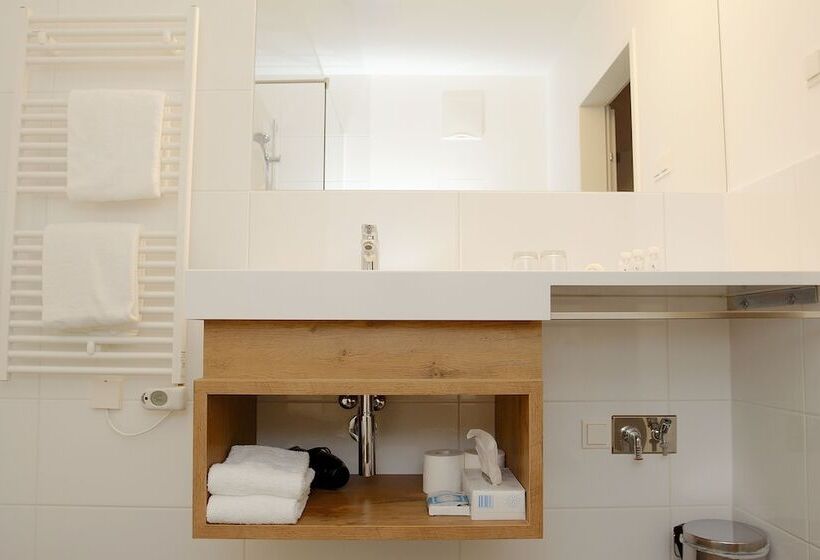 Parks 73 The Townhouse