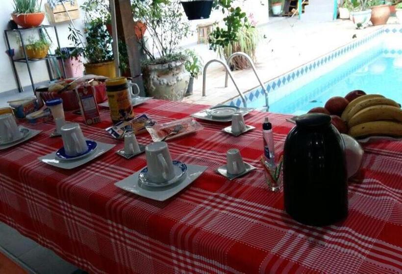 פנסיון Alpha Hospedaria & Hostel